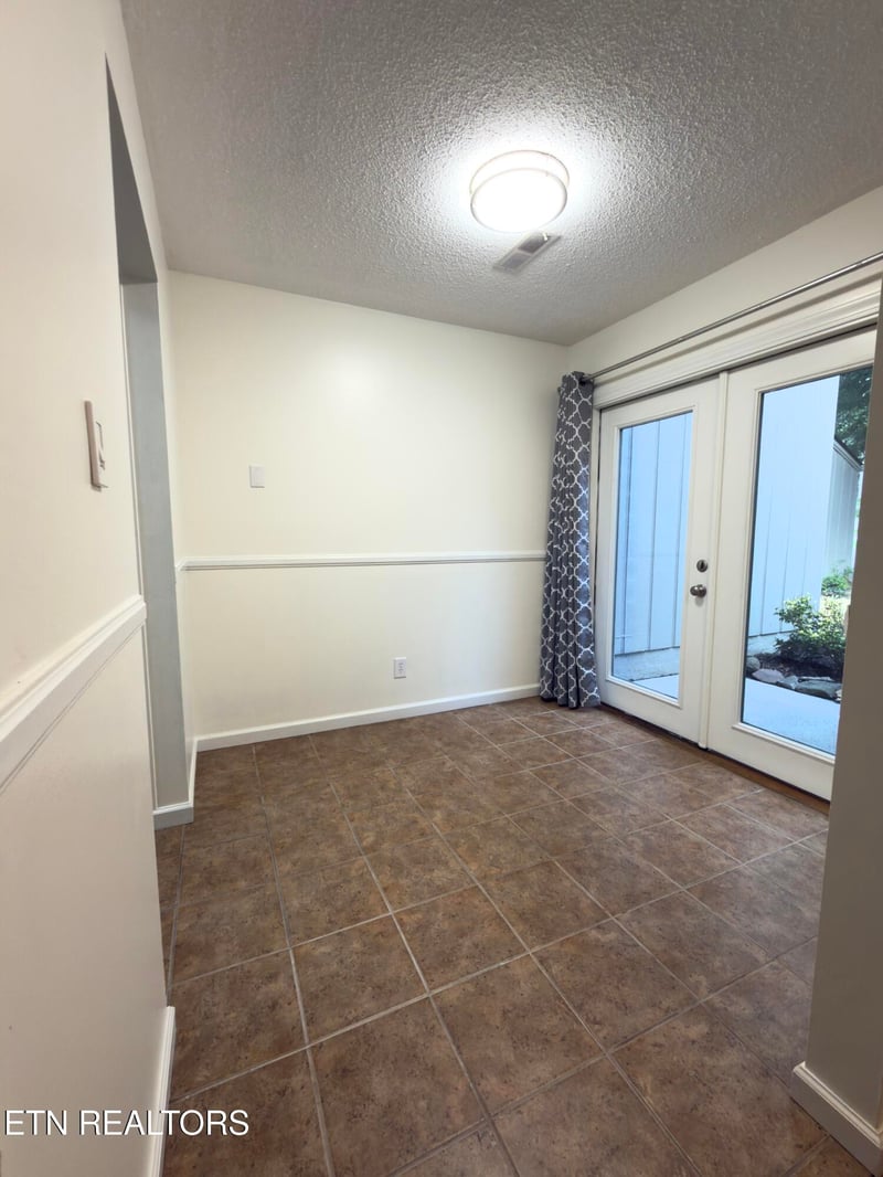 8705 Olde Colony Tr, Knoxville, TN 37923