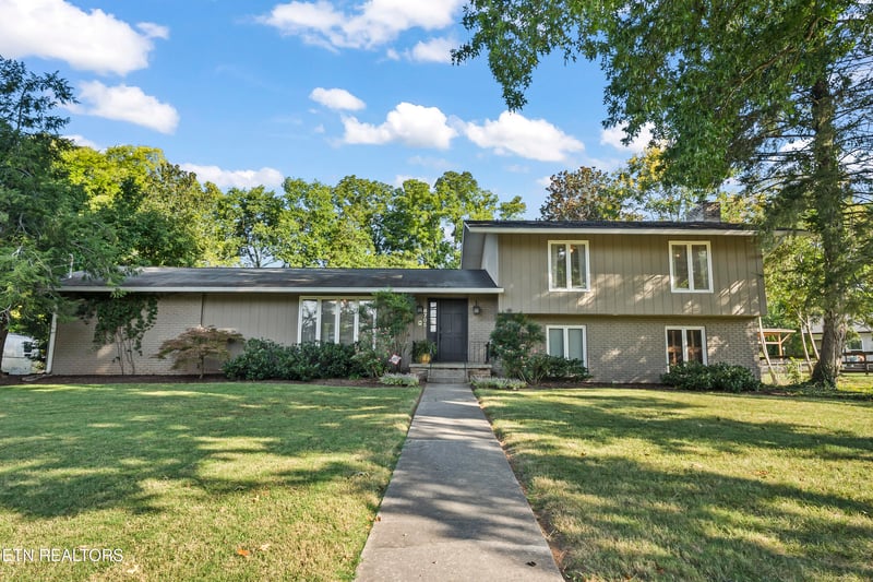 8705 Wimbledon Dr, Knoxville, TN 37923