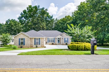 8707 Cherokee Tr, Crossville, TN 38572