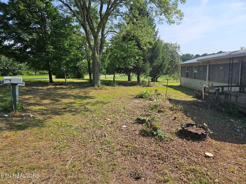 871 N Old Grey Ridge Rd, Friendsville, TN 37737