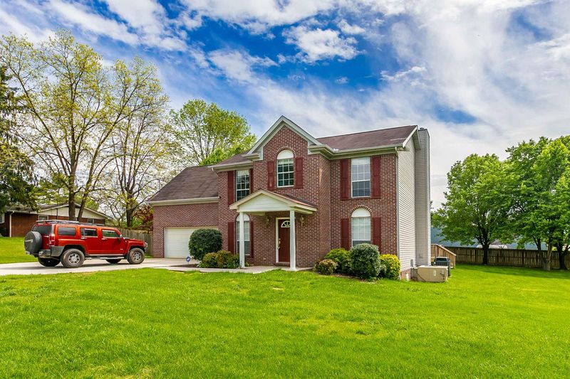 8712 Dolph Dr, Knoxville, TN 37931