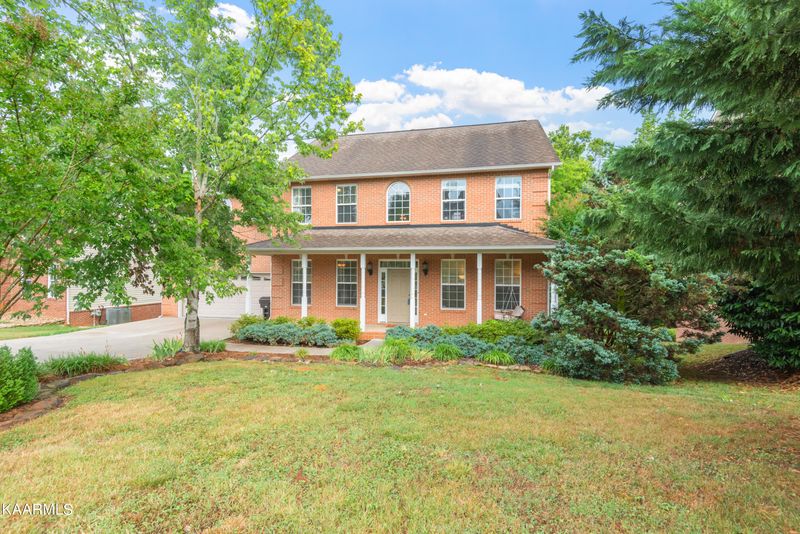8718 Brookhaven Dr, Knoxville, TN 37931