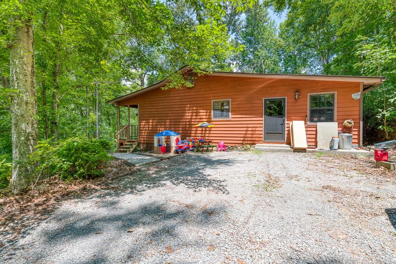 8724 Pedigo Rd, Powell, TN 37849