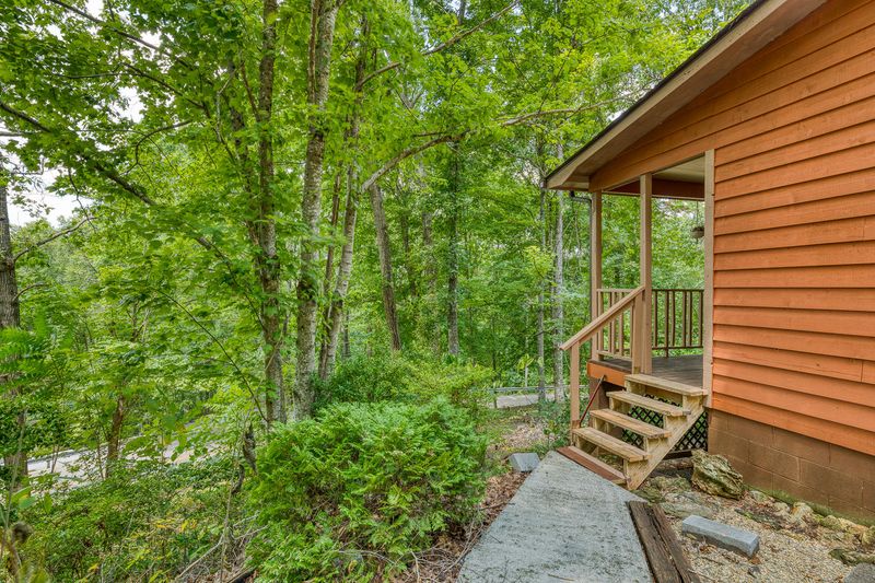 8724 Pedigo Rd, Powell, TN 37849