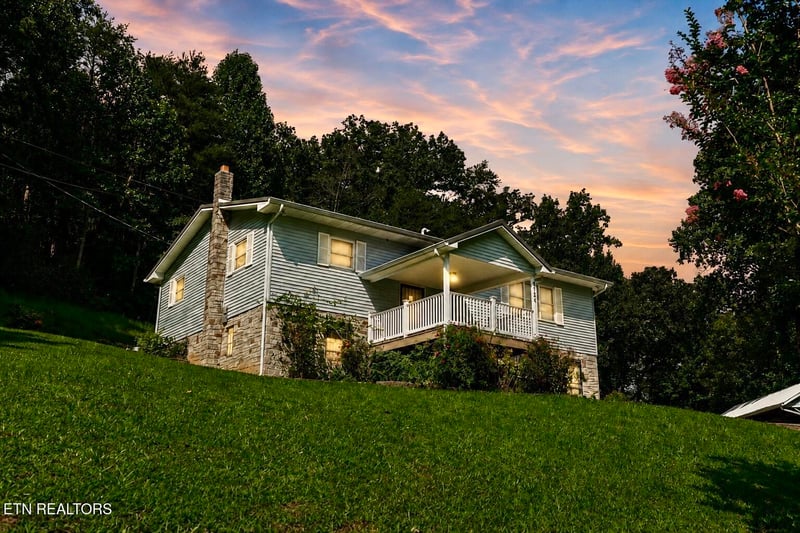 8724 Spangler Rd, Knoxville, TN 37920