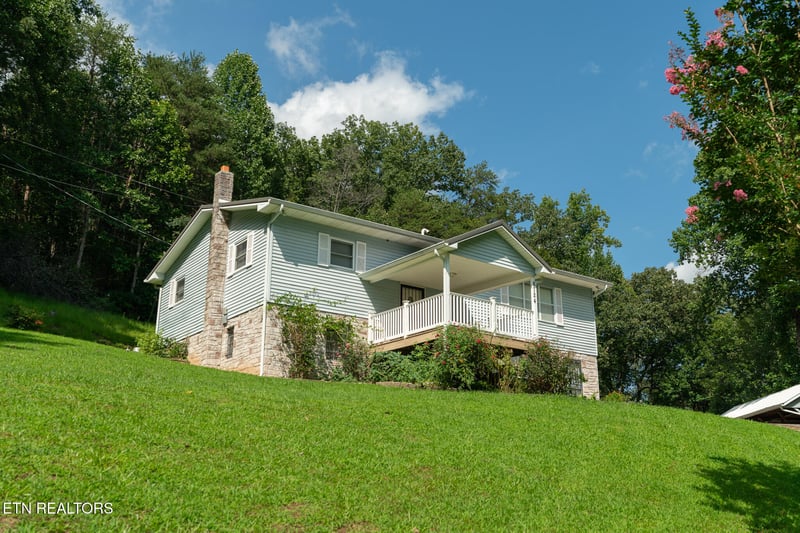 8724 Spangler Rd, Knoxville, TN 37920