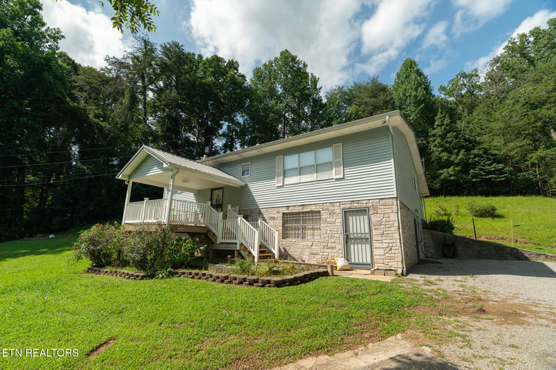 8724 Spangler Rd, Knoxville, TN 37920