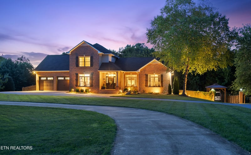8725 Dolph Dr, Knoxville, TN 37931