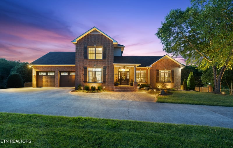 8725 Dolph Dr, Knoxville, TN 37931