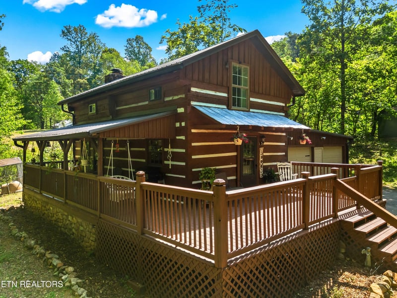 874 Layman Dr, Dandridge, TN 37725