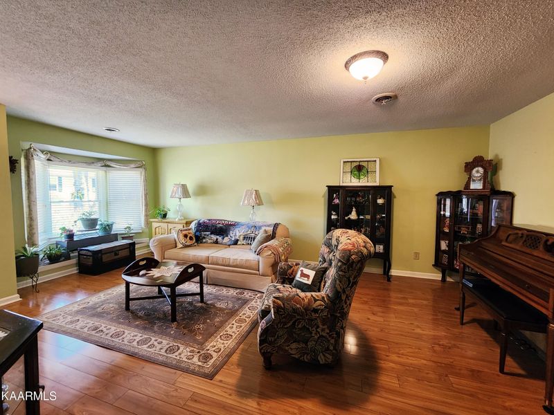 8743 Wimbledon Dr, Knoxville, TN 37923