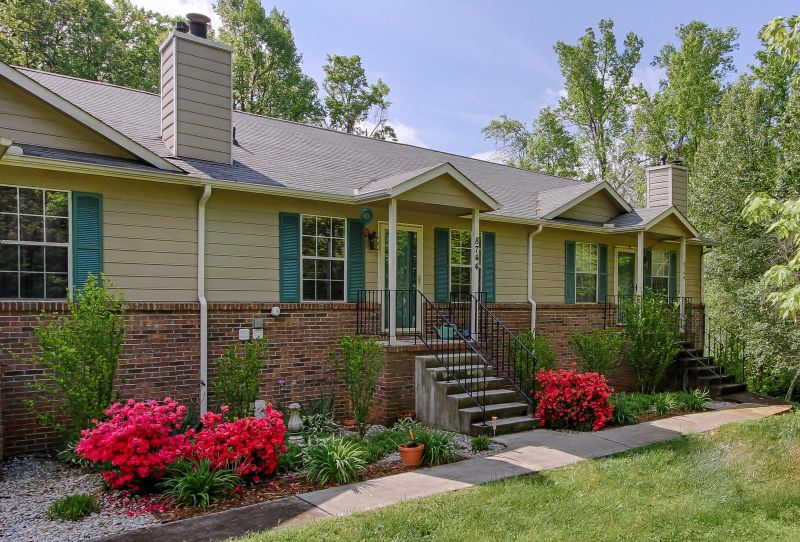 8744 Olde Colony Tr #8, Knoxville, TN 37923