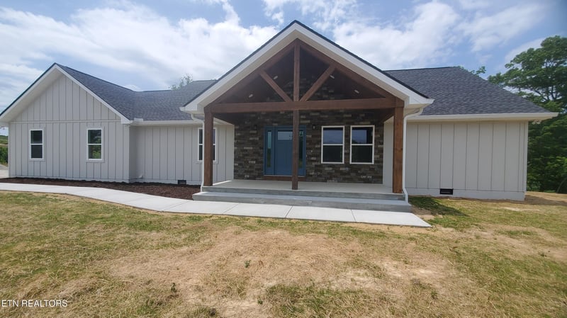 875 Elb Private Dr, Huntsville, TN 37756