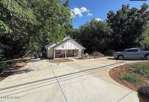 8752 Gleason Dr, Knoxville, TN 37923