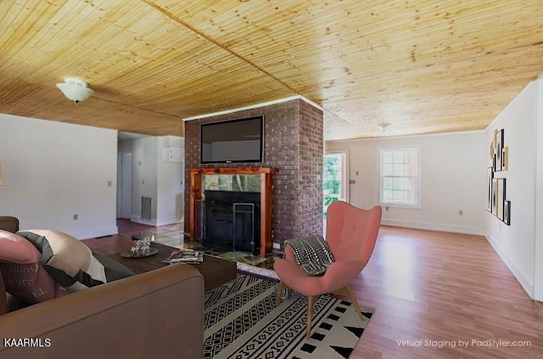 876 Cooper Lake Rd, Oneida, TN 37841