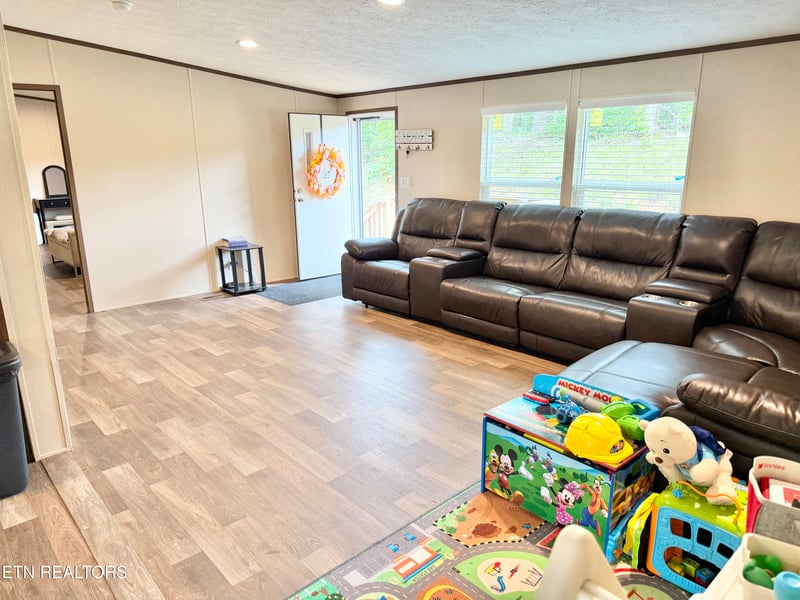 8780 Highland View Rd, Knoxville, TN 37938