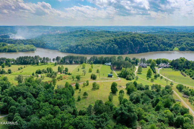 879 Poplar Springs Blair Bend Rd, Loudon, TN 37774