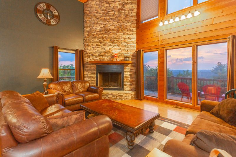 880 Indian Gap Rd, Sevierville, TN 37876
