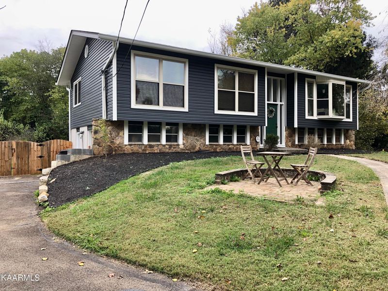 8800 Chicory Cir, Knoxville, TN 37923