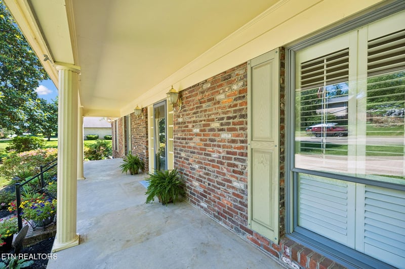 8800 Rushmore Dr, Knoxville, TN 37923
