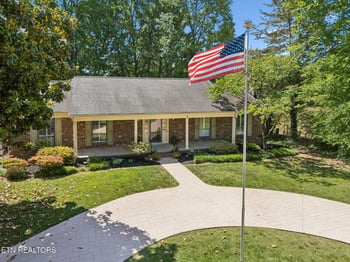 8800 Rushmore Dr, Knoxville, TN 37923