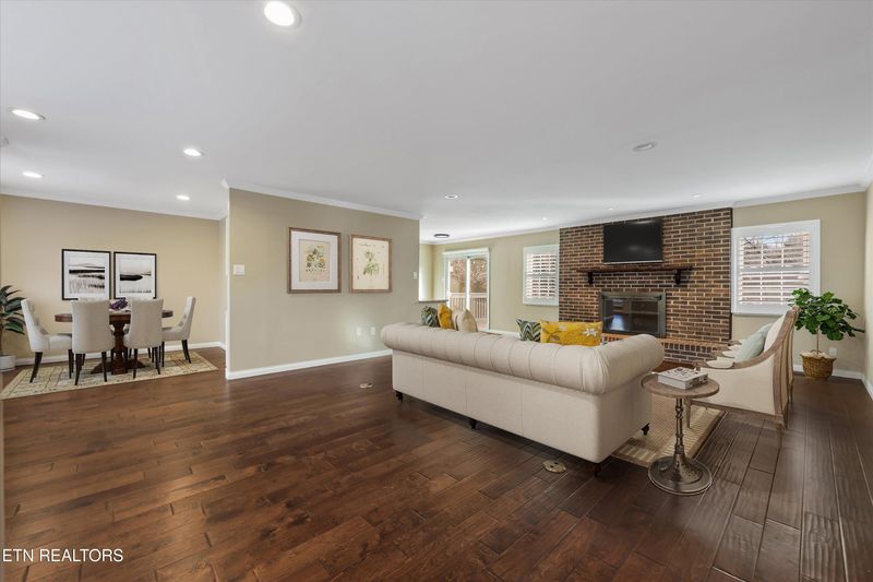 8802 Gatwick Dr, Knoxville, TN 37922
