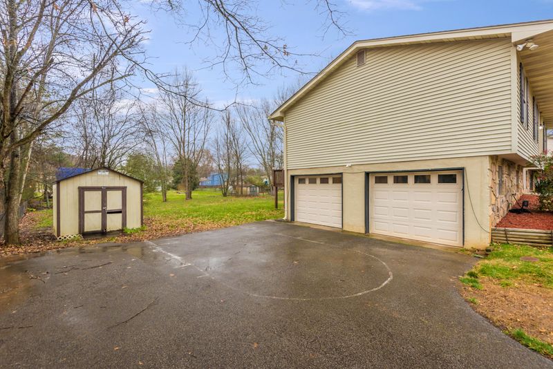 8803 Flintlock Rd, Knoxville, TN 37931