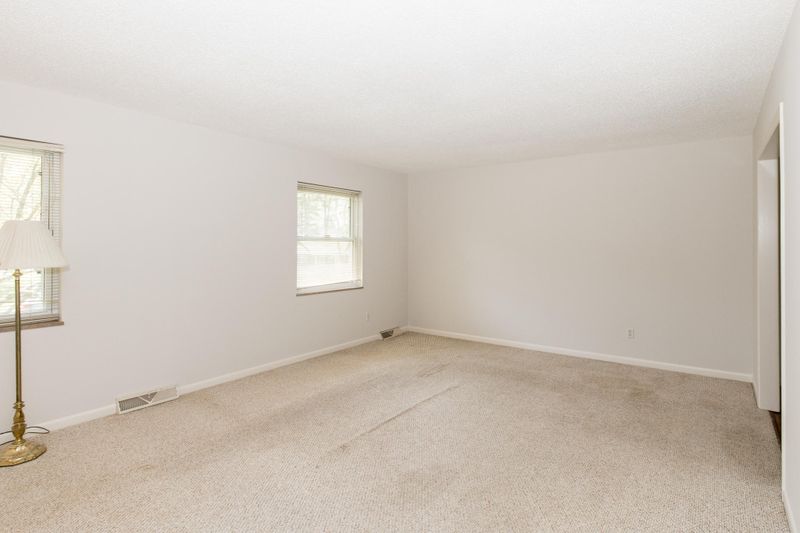 8805 Regent Ln, Knoxville, TN 37923