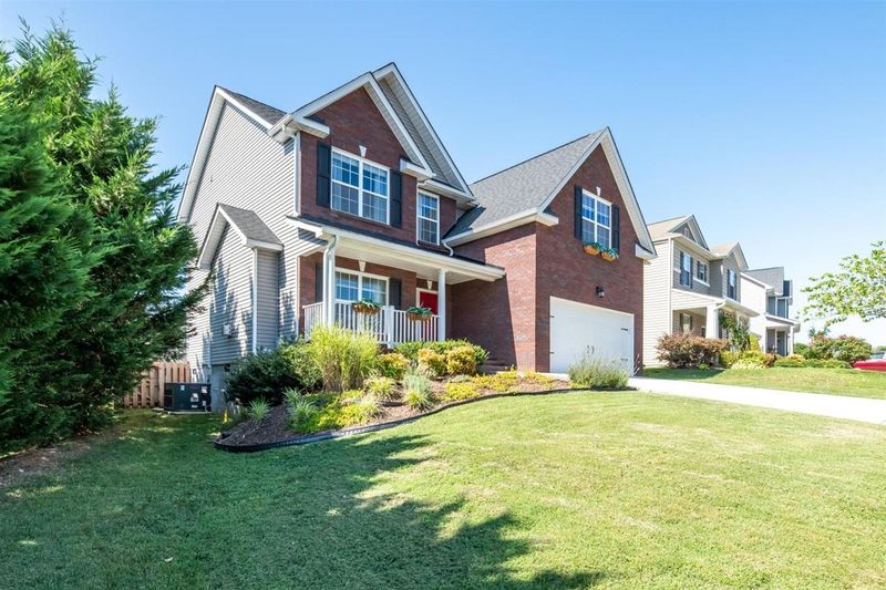 8808 Wavetree Dr, Knoxville, TN 37931