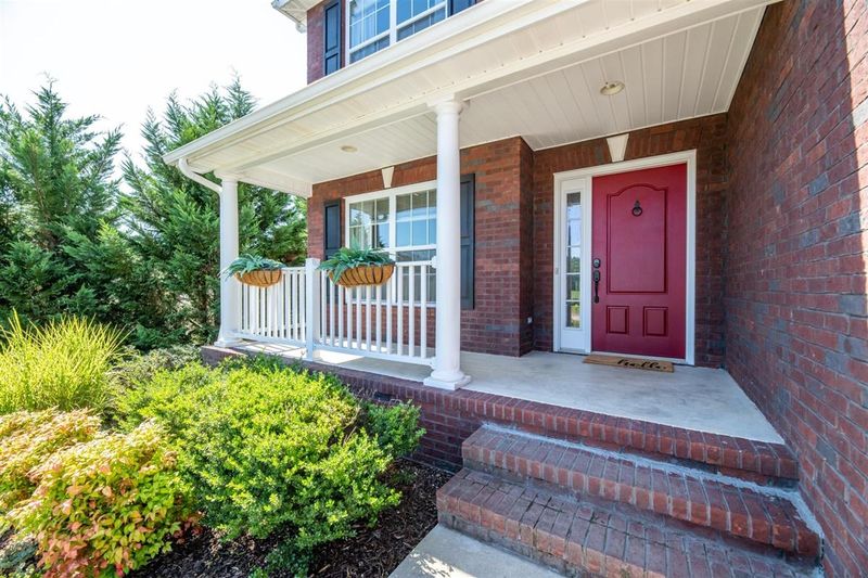 8808 Wavetree Dr, Knoxville, TN 37931