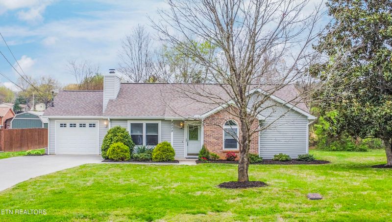 8809 Flintlock Rd, Knoxville, TN 37931