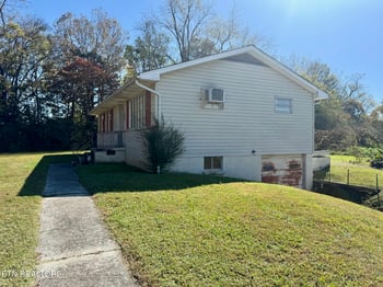 8816 N Ruggles Ferry Pike, Strawberry Plains, TN 37871