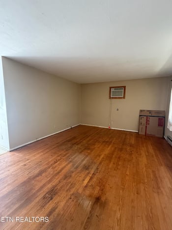 8816 N Ruggles Ferry Pike, Strawberry Plains, TN 37871