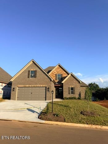 8818 Dancing Bear Ln, Knoxville, TN 37923