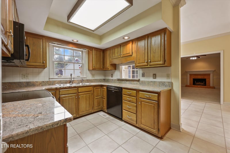 882 Hansmore Pl, Knoxville, TN 37919