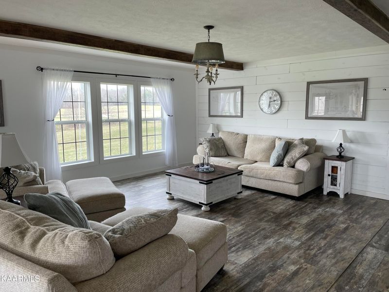 882 Jurgins Rd, Robbins, TN 37852