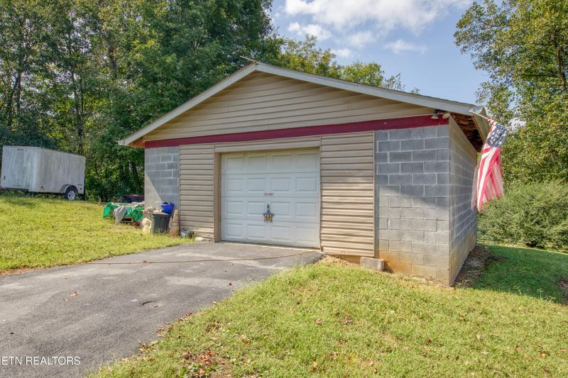 8820 Trout Rd, Mascot, TN 37806