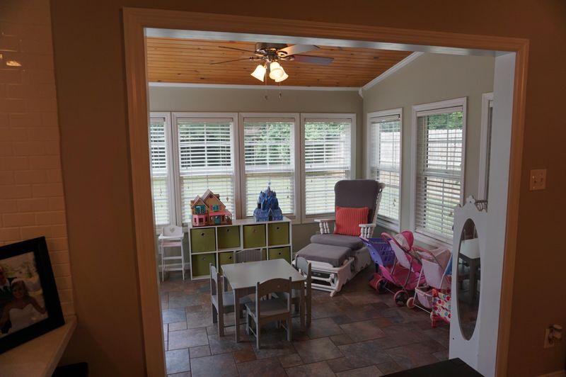 8821 Mill Run Dr, Knoxville, TN 37922