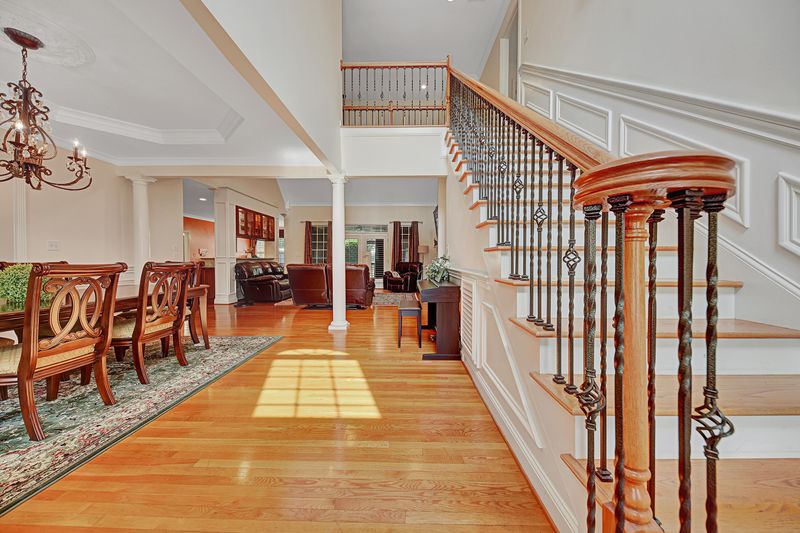 8823 Steeplechase Dr, Knoxville, TN 37922