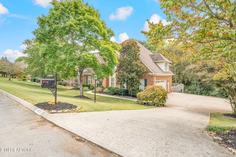 8828 Rosemont Blvd, Knoxville, TN 37923