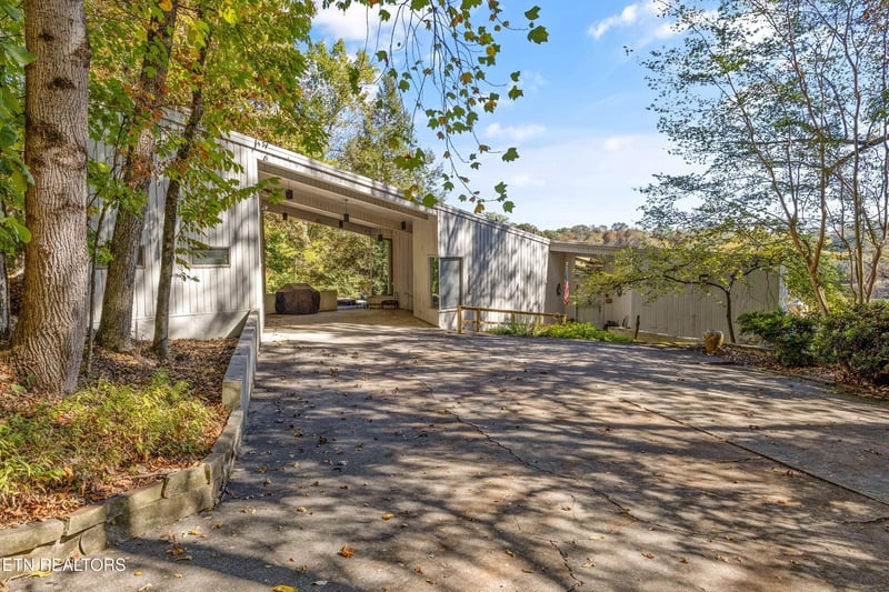 8832 Cove Point Ln, Knoxville, TN 37922