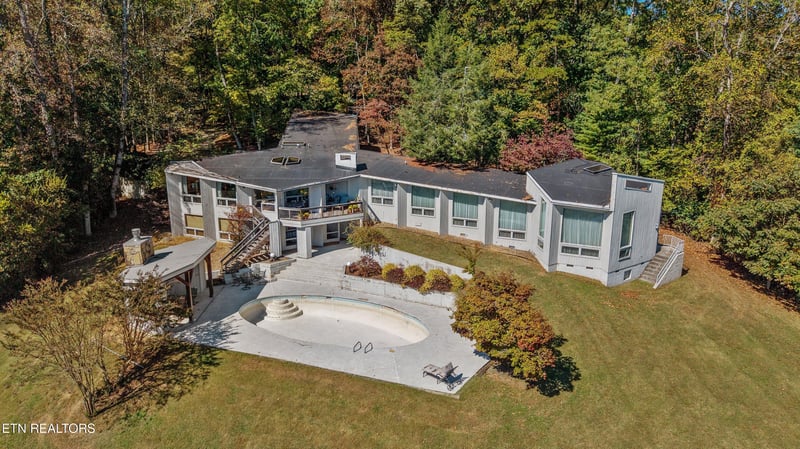 8832 Cove Point Ln, Knoxville, TN 37922