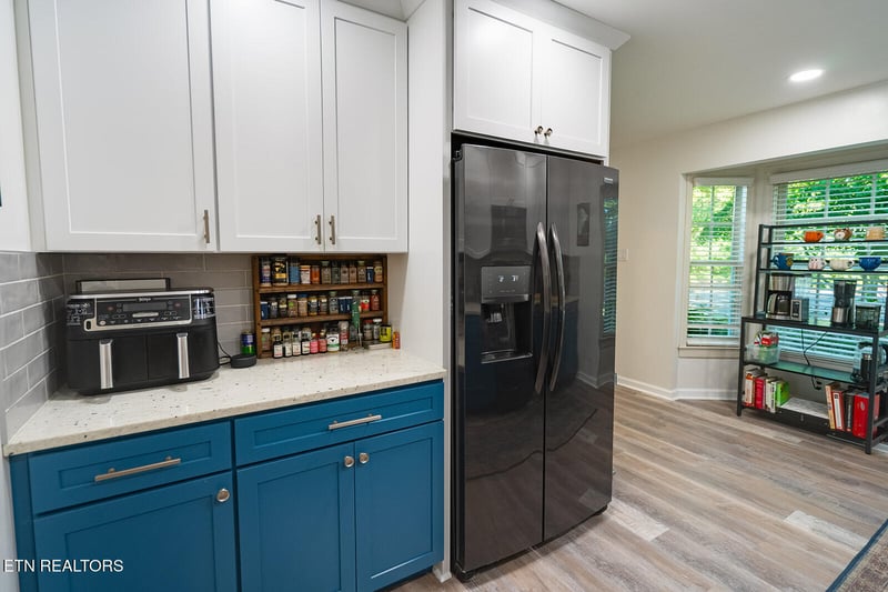 8833 Ashton Ct, Knoxville, TN 37923