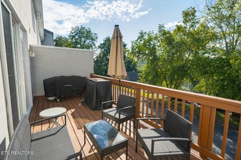 8833 Ashton Ct, Knoxville, TN 37923