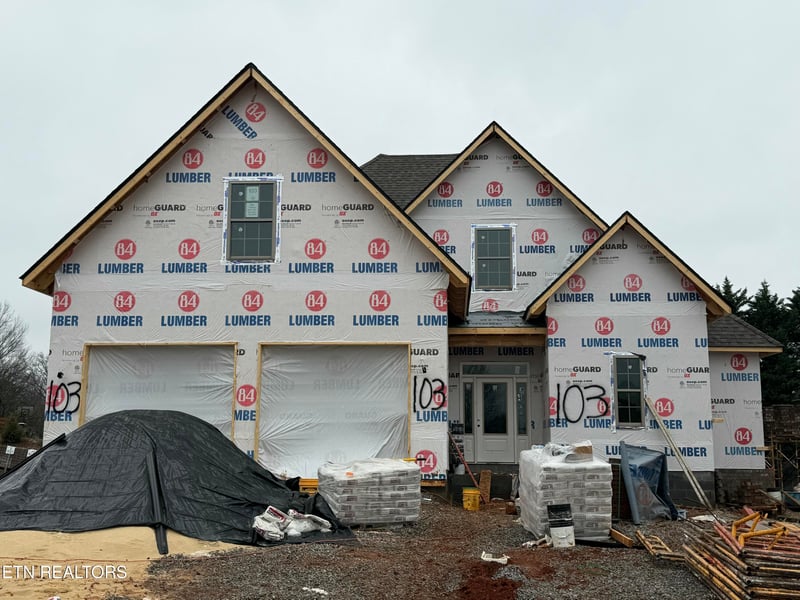 8842 Dancing Bear Ln, Knoxville, TN 37923