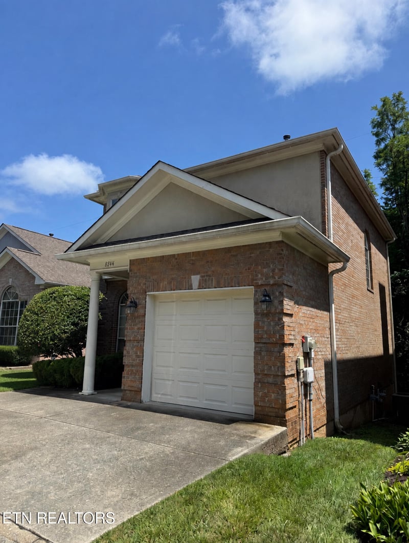 8844 Lennox View Way, Knoxville, TN 37923