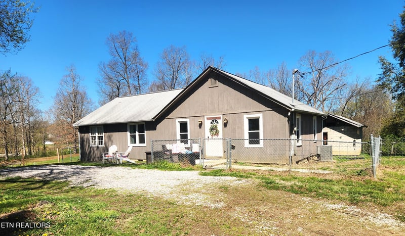 8847 Pleasant Hill Rd, Knoxville, TN 37924