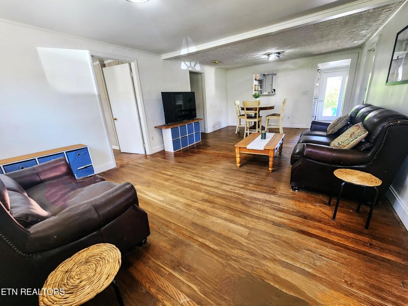 8847 Pleasant Hill Rd, Knoxville, TN 37924