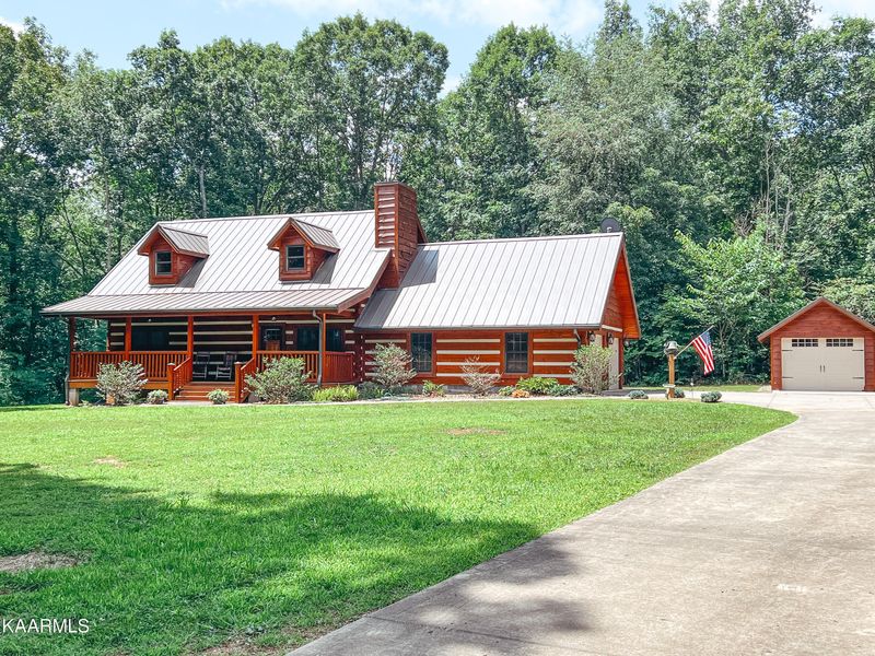 885 Cabe Rd, Greenback, TN 37742