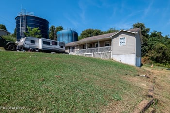 885 N Ridgecrest Rd, Luttrell, TN 37779
